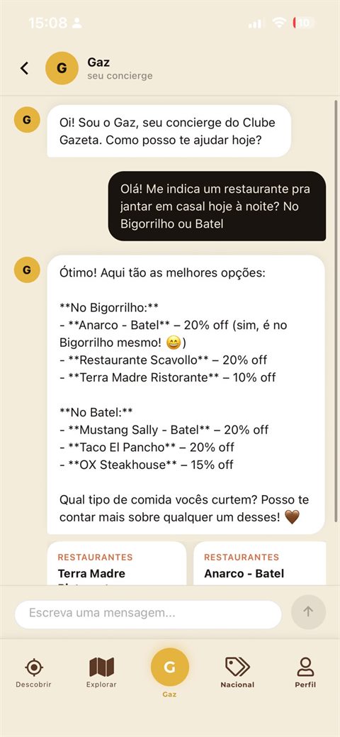 Tela do app: uma conversa com o Gaz, o concierge, sugerindo restaurantes para jantar.